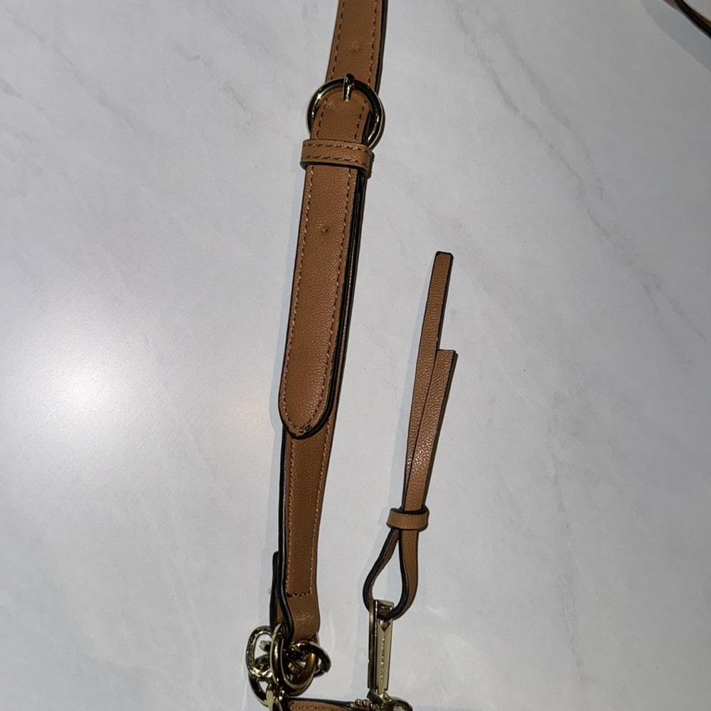 Liz Claiborne camel tan purse gold metal shoulder strap adjustable side pockets - Picture 6 of 12